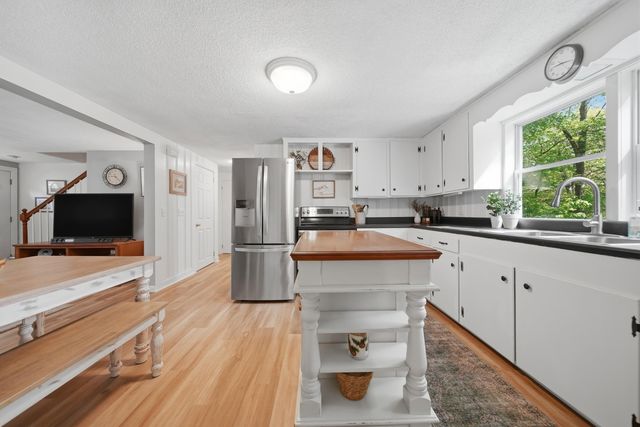 4 Tinker Road, Merrimack, NH 03054