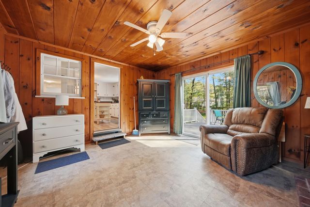 4 Tinker Road, Merrimack, NH 03054