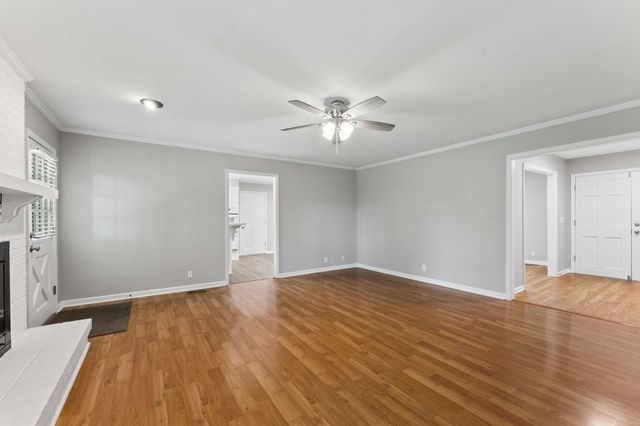 1814 Haynes Dr, Murfreesboro, TN 37129