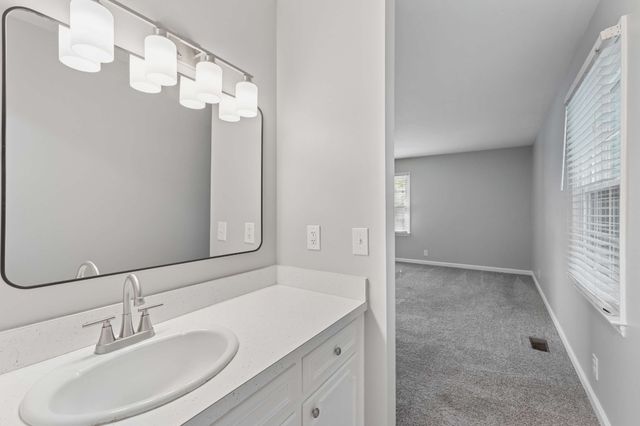 1814 Haynes Dr, Murfreesboro, TN 37129