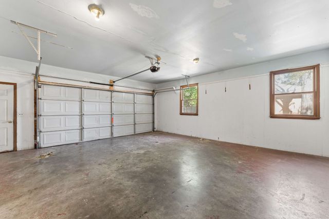 1814 Haynes Dr, Murfreesboro, TN 37129