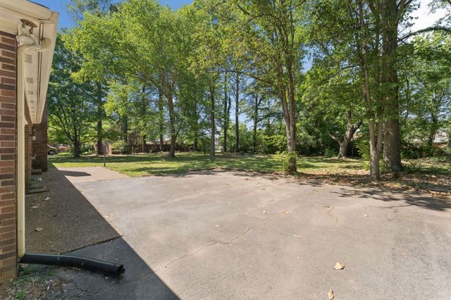 1814 Haynes Dr, Murfreesboro, TN 37129