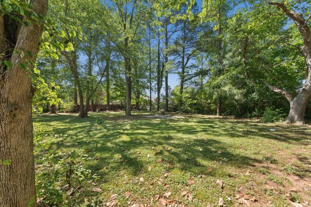 1814 Haynes Dr, Murfreesboro, TN 37129