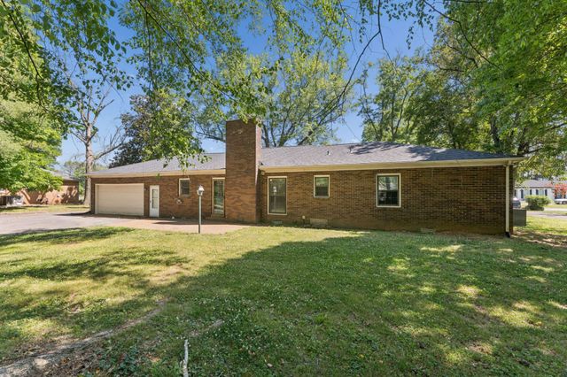 1814 Haynes Dr, Murfreesboro, TN 37129