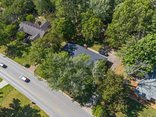 1814 Haynes Dr, Murfreesboro, TN 37129