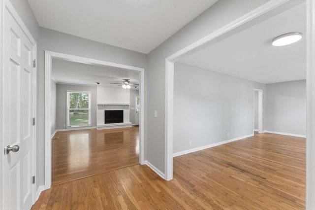 1814 Haynes Dr, Murfreesboro, TN 37129