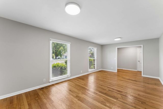 1814 Haynes Dr, Murfreesboro, TN 37129