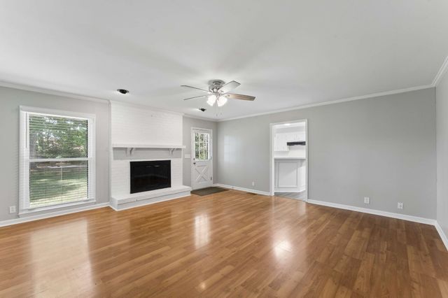 1814 Haynes Dr, Murfreesboro, TN 37129