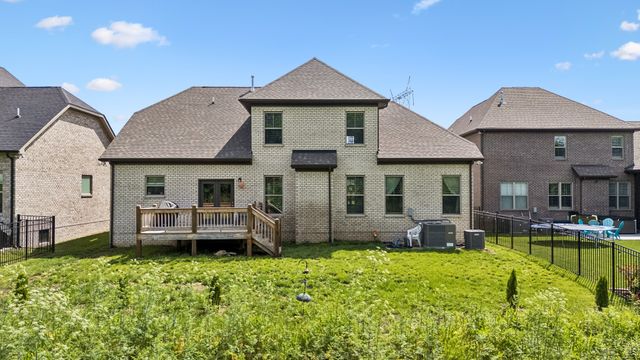 105 Hayden Ln, Gallatin, TN 37066