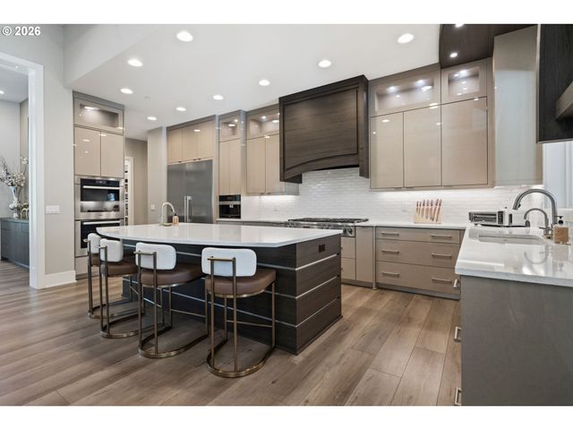 27207 Sw PETES MOUNTAIN Rd, West Linn, OR 97068