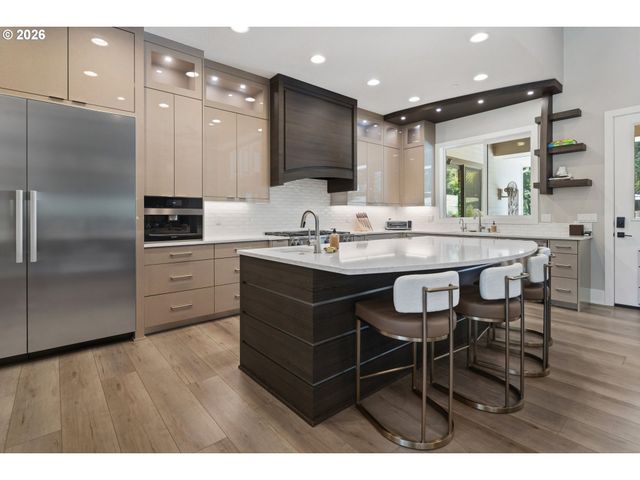 27207 Sw PETES MOUNTAIN Rd, West Linn, OR 97068