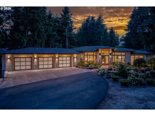 27207 Sw PETES MOUNTAIN Rd, West Linn, OR 97068