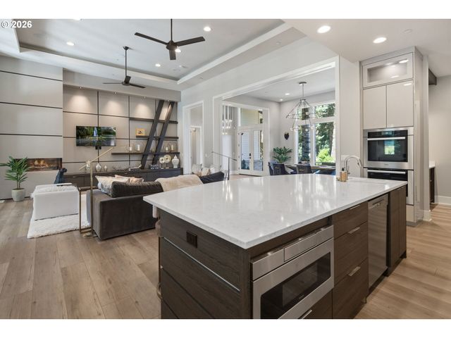 27207 Sw PETES MOUNTAIN Rd, West Linn, OR 97068