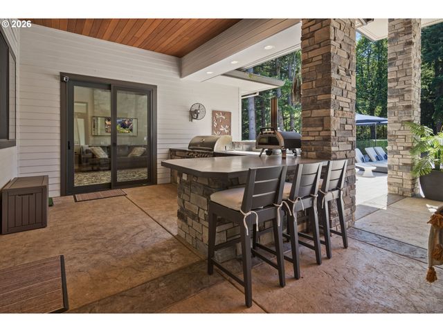 27207 Sw PETES MOUNTAIN Rd, West Linn, OR 97068