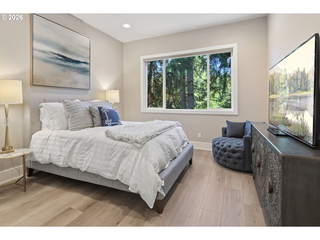 27207 Sw PETES MOUNTAIN Rd, West Linn, OR 97068