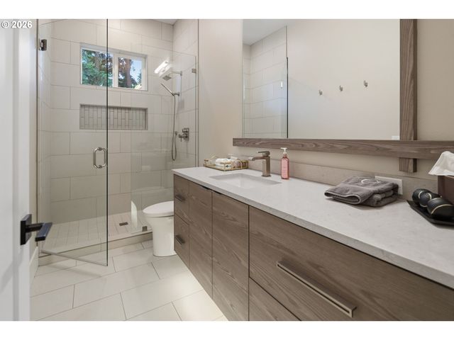 27207 Sw PETES MOUNTAIN Rd, West Linn, OR 97068