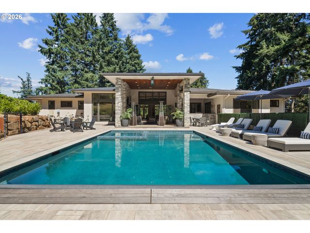 27207 Sw PETES MOUNTAIN Rd, West Linn, OR 97068