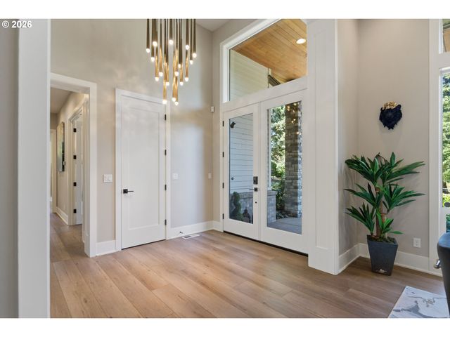 27207 Sw PETES MOUNTAIN Rd, West Linn, OR 97068