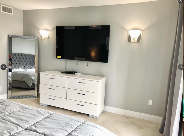 19390 Collins Ave 816, Sunny Isles Beach, FL 33160