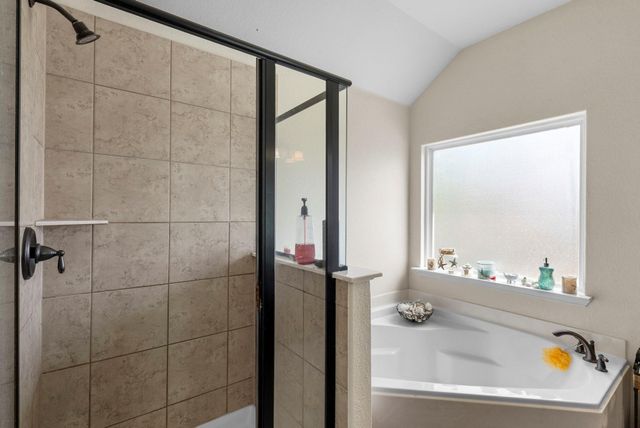 1617 Treeta TRL, Kyle, TX 78640