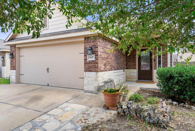 1617 Treeta TRL, Kyle, TX 78640