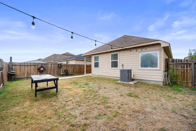 1617 Treeta TRL, Kyle, TX 78640