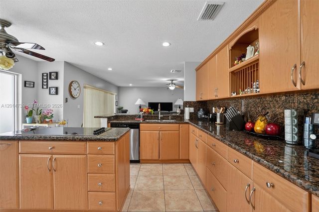 15500 SW 99th Ln, Miami, FL 33196