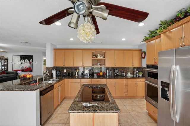 15500 SW 99th Ln, Miami, FL 33196