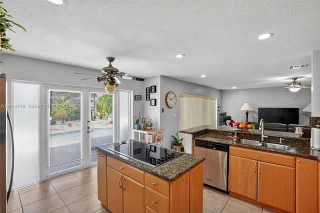 15500 SW 99th Ln, Miami, FL 33196