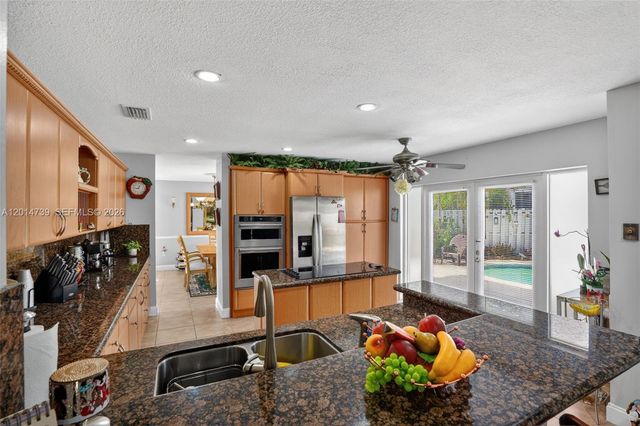 15500 SW 99th Ln, Miami, FL 33196