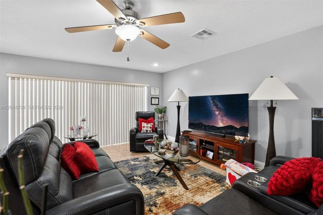 15500 SW 99th Ln, Miami, FL 33196