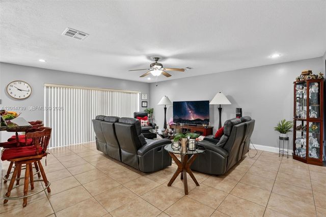15500 SW 99th Ln, Miami, FL 33196