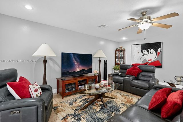 15500 SW 99th Ln, Miami, FL 33196