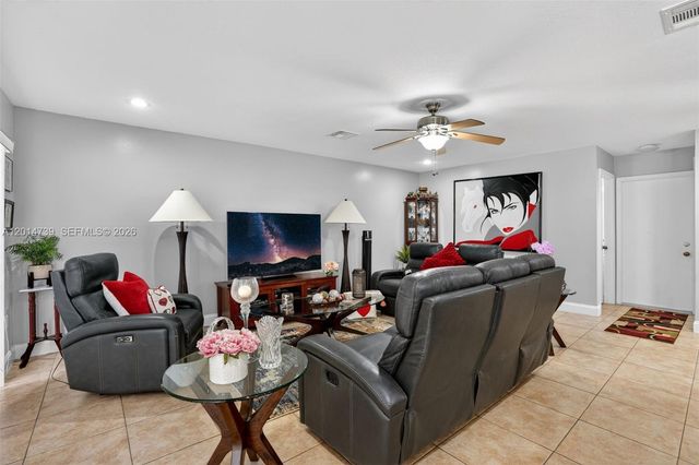15500 SW 99th Ln, Miami, FL 33196