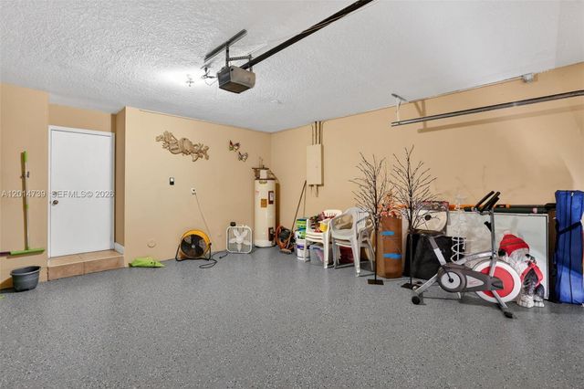15500 SW 99th Ln, Miami, FL 33196