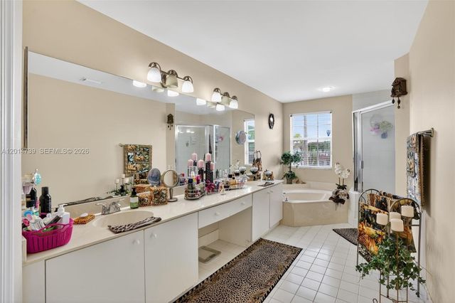 15500 SW 99th Ln, Miami, FL 33196