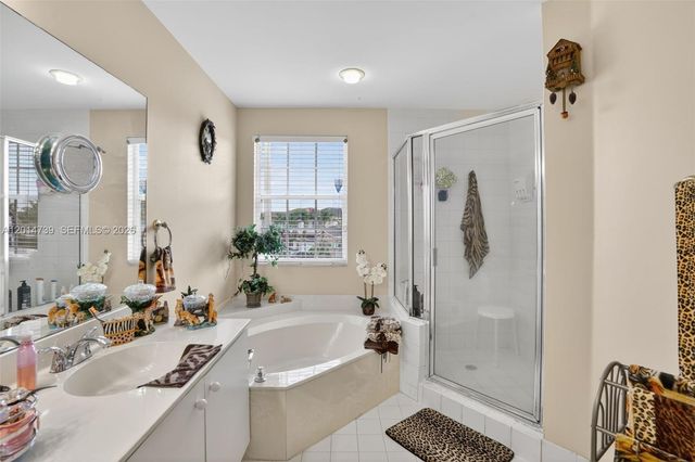 15500 SW 99th Ln, Miami, FL 33196