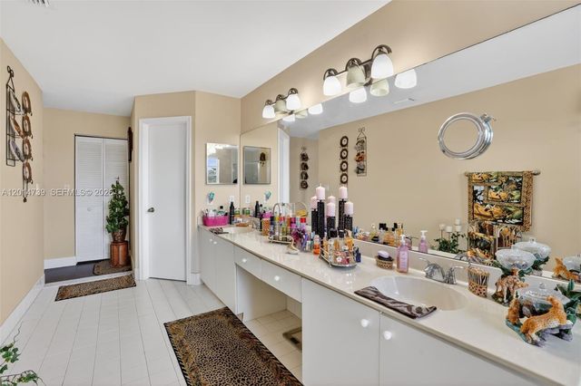 15500 SW 99th Ln, Miami, FL 33196