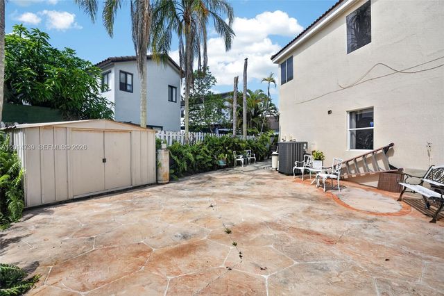 15500 SW 99th Ln, Miami, FL 33196
