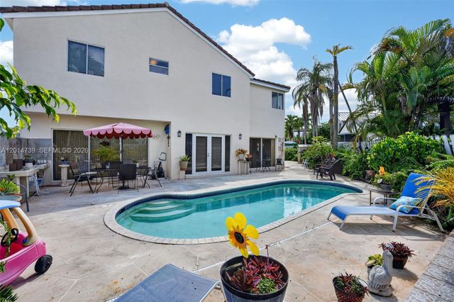 15500 SW 99th Ln, Miami, FL 33196