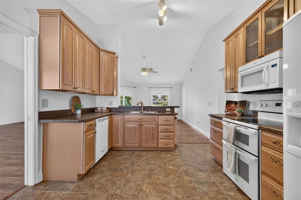 Image 12 of property listing at 2925 EAGLE LAKE DRIVE, Orlando, FL 32837