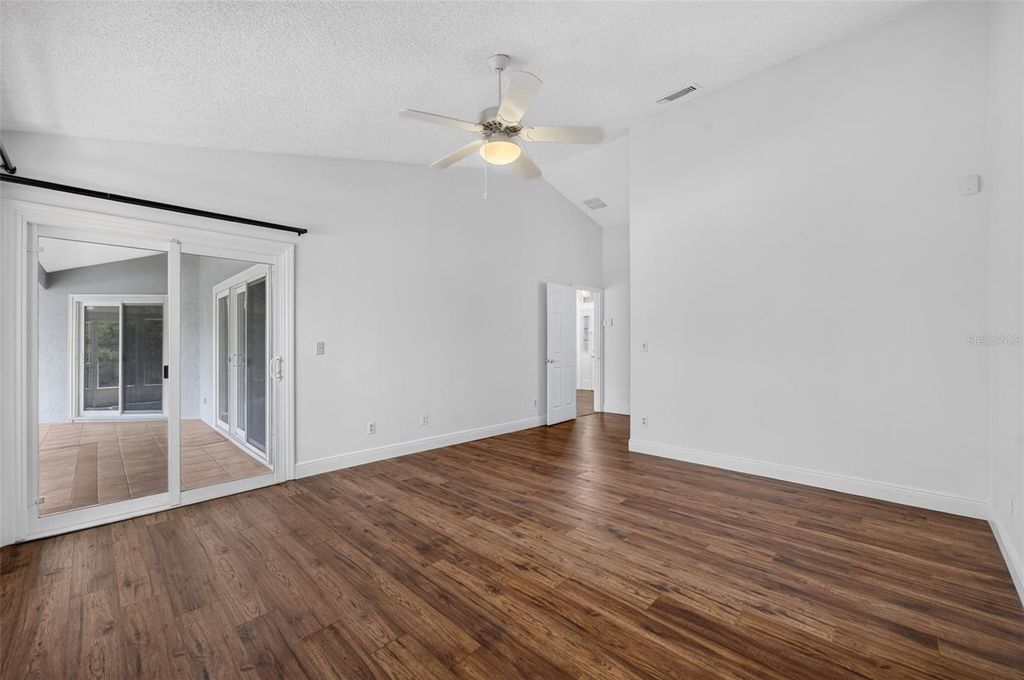 Image 15 of property listing at 2925 EAGLE LAKE DRIVE, Orlando, FL 32837