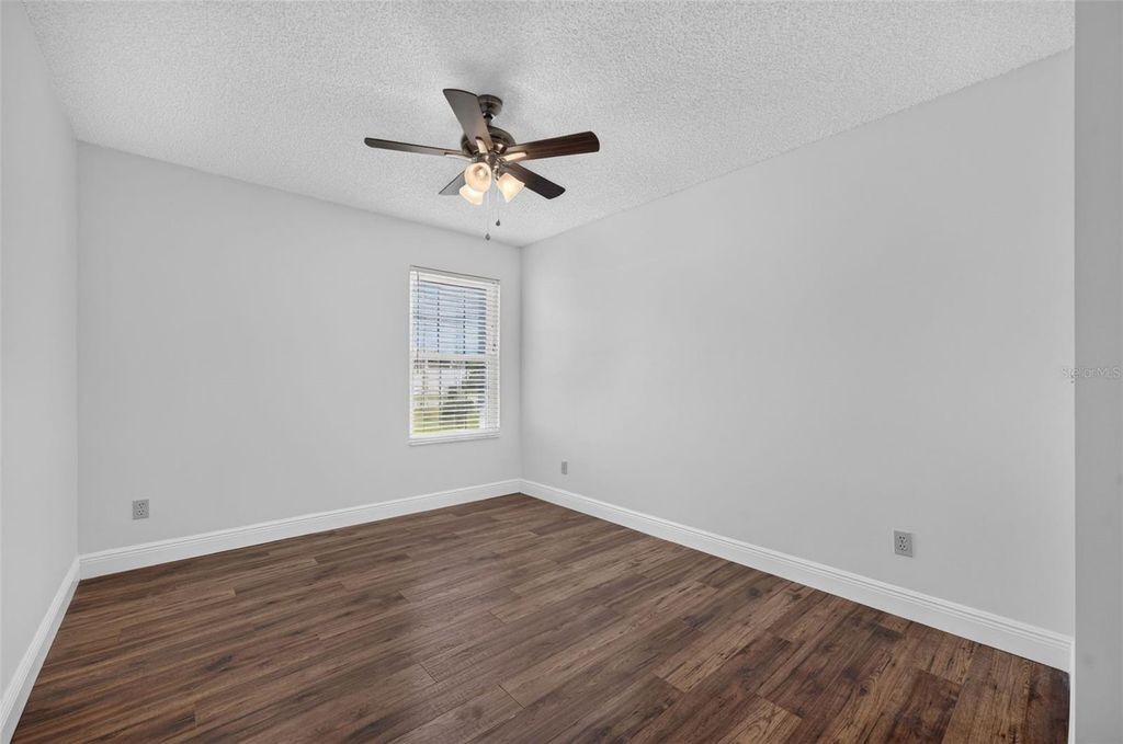 Image 19 of property listing at 2925 EAGLE LAKE DRIVE, Orlando, FL 32837