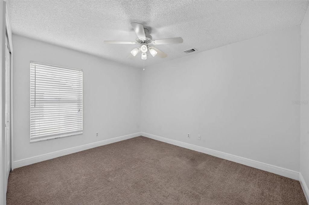 Image 20 of property listing at 2925 EAGLE LAKE DRIVE, Orlando, FL 32837