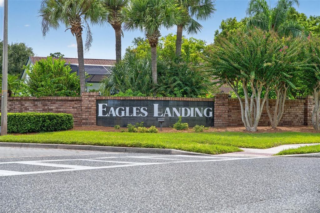 Image 3 of property listing at 2925 EAGLE LAKE DRIVE, Orlando, FL 32837
