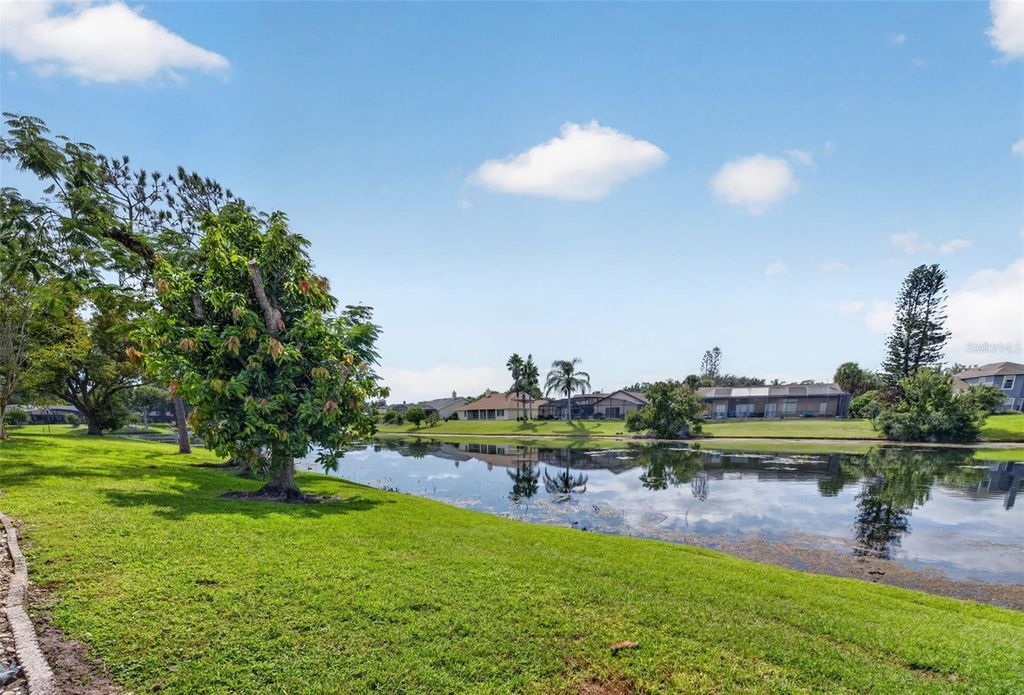 Image 27 of property listing at 2925 EAGLE LAKE DRIVE, Orlando, FL 32837