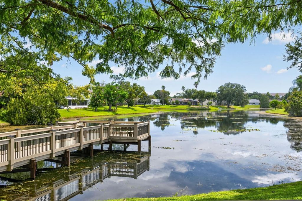 Image 35 of property listing at 2925 EAGLE LAKE DRIVE, Orlando, FL 32837