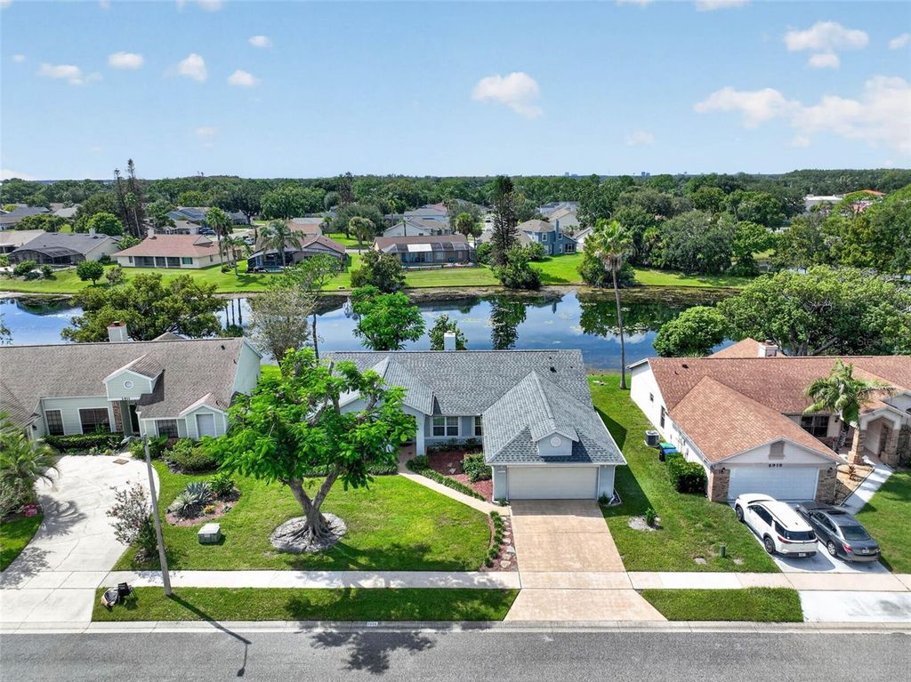 Image 39 of property listing at 2925 EAGLE LAKE DRIVE, Orlando, FL 32837