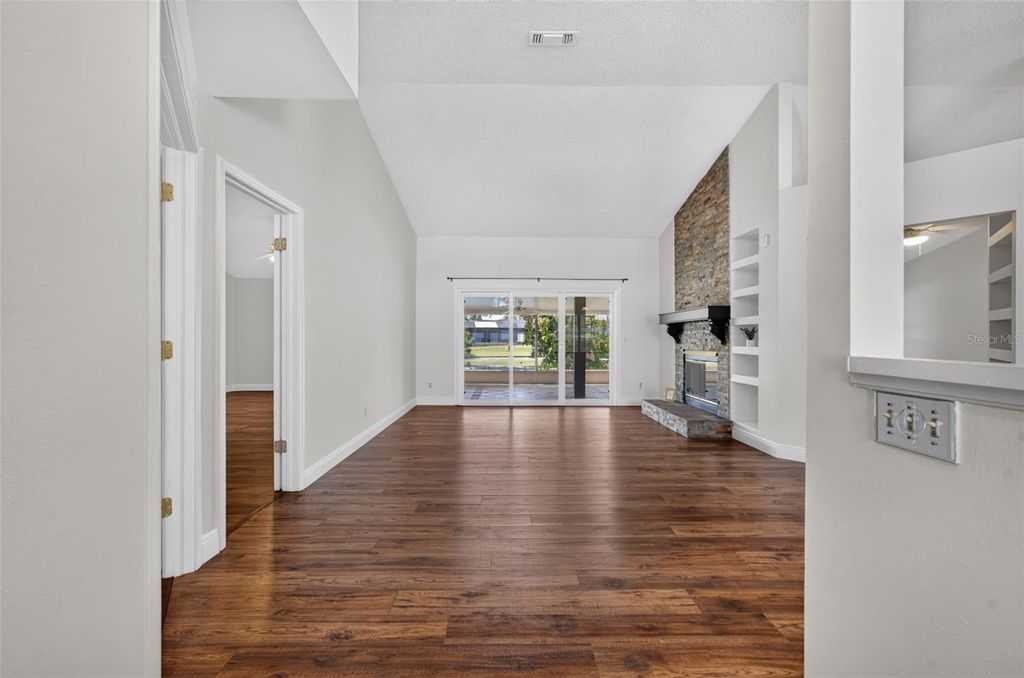 Image 5 of property listing at 2925 EAGLE LAKE DRIVE, Orlando, FL 32837