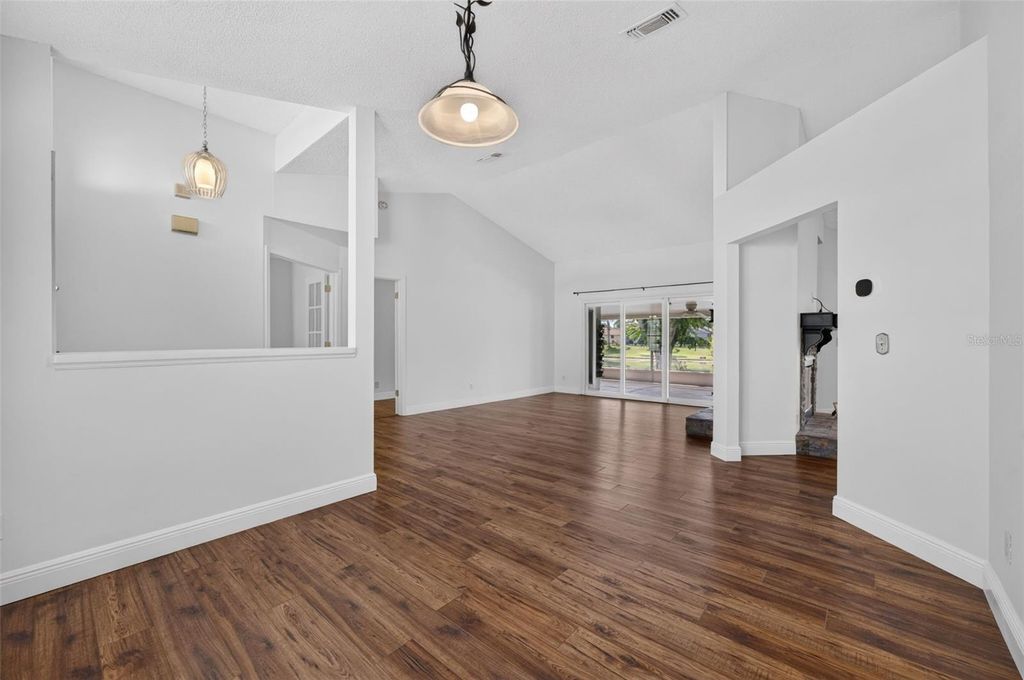 Image 9 of property listing at 2925 EAGLE LAKE DRIVE, Orlando, FL 32837